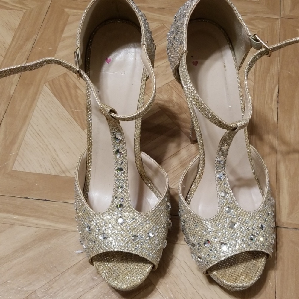Heels - Picture 6 of 7